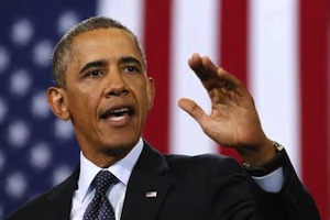Immigration activists heckle Obama