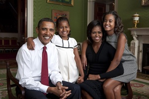 Obama family portrait in the Green Room